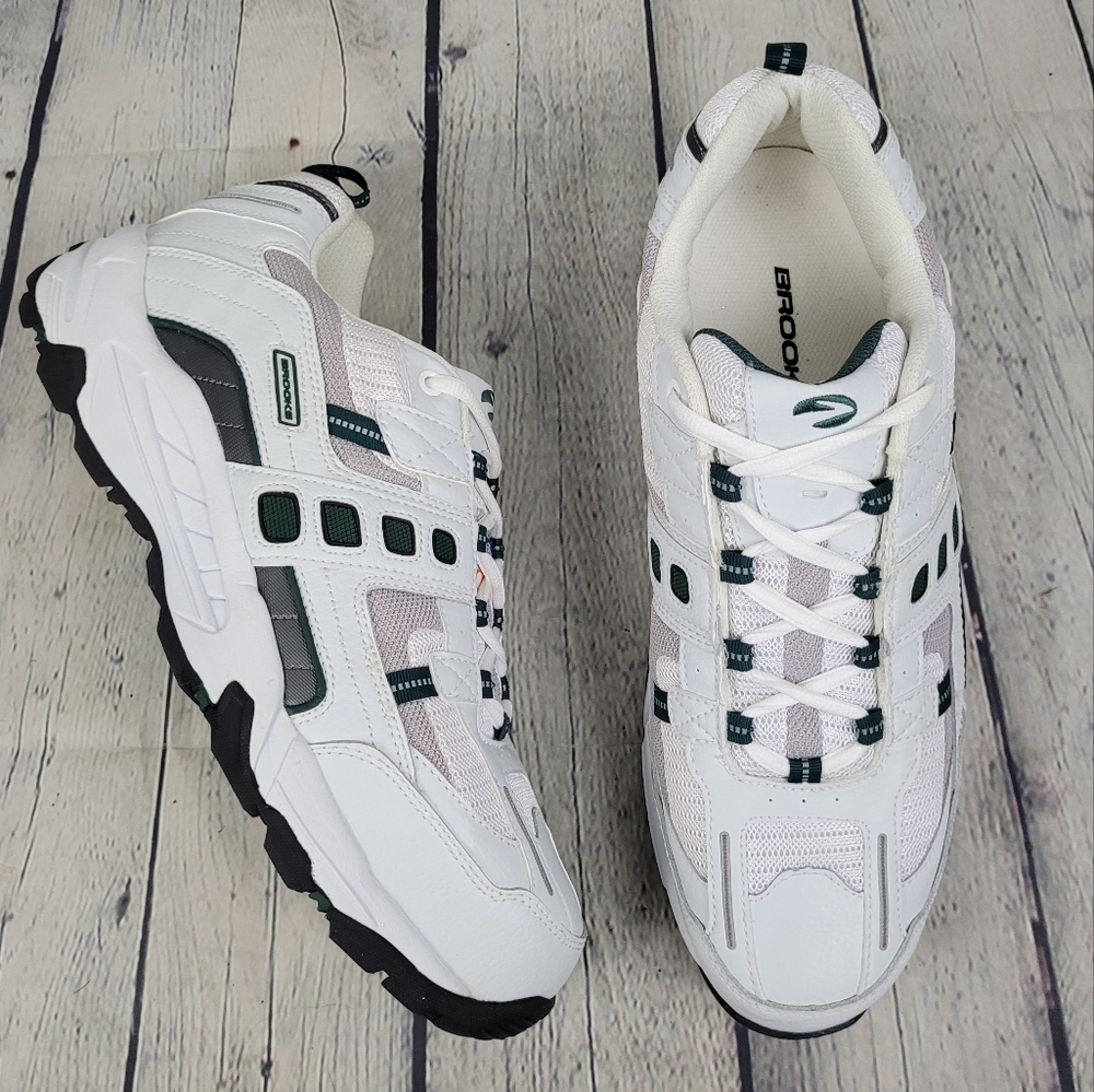 BROOKS | CSA protective footwear steel toe lace-up sneakers